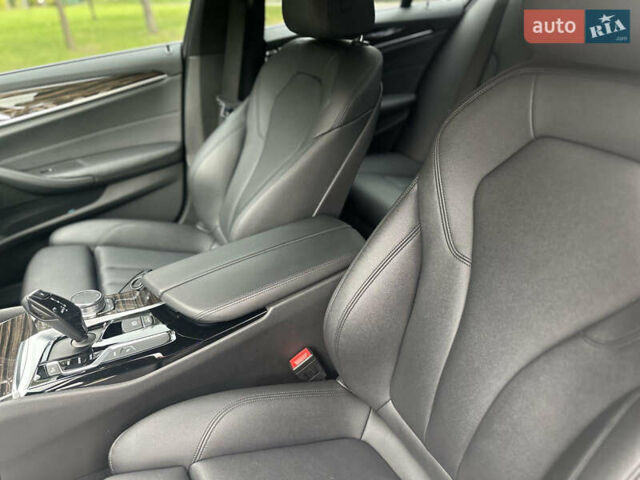 Белый БМВ 5 Серия, объемом двигателя 2 л и пробегом 65 тыс. км за 32500 $, фото 20 на Automoto.ua