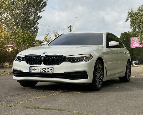 Белый БМВ 5 Серия, объемом двигателя 2 л и пробегом 89 тыс. км за 29500 $, фото 7 на Automoto.ua