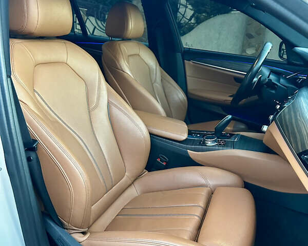 Белый БМВ 5 Серия, объемом двигателя 3 л и пробегом 204 тыс. км за 27500 $, фото 26 на Automoto.ua