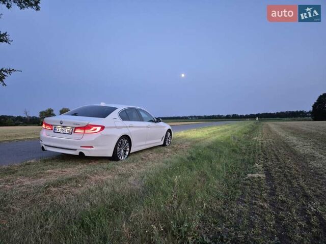 Белый БМВ 5 Серия, объемом двигателя 2 л и пробегом 103 тыс. км за 33000 $, фото 1 на Automoto.ua