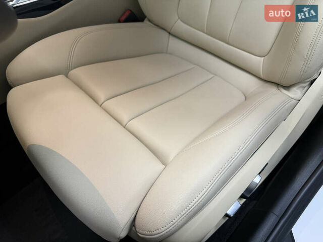 Білий БМВ 5 Серія, об'ємом двигуна 2 л та пробігом 74 тис. км за 29900 $, фото 20 на Automoto.ua