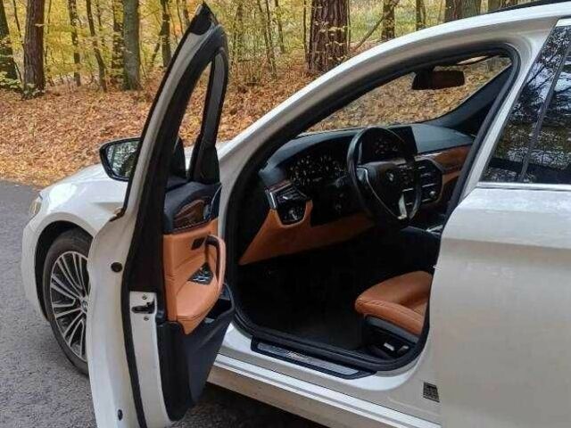 Белый БМВ 5 Серия, объемом двигателя 3 л и пробегом 115 тыс. км за 19800 $, фото 12 на Automoto.ua