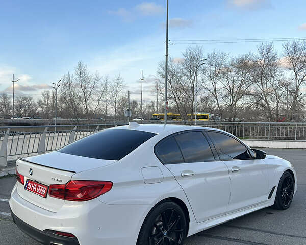 Белый БМВ 5 Серия, объемом двигателя 2 л и пробегом 142 тыс. км за 24900 $, фото 4 на Automoto.ua