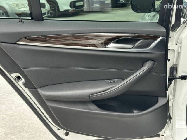 Белый БМВ 5 Серия, объемом двигателя 2 л и пробегом 117 тыс. км за 26690 $, фото 32 на Automoto.ua