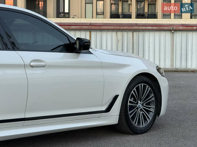 Белый БМВ 5 Серия, объемом двигателя 2 л и пробегом 70 тыс. км за 28888 $, фото 37 на Automoto.ua