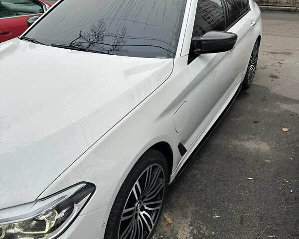 Білий БМВ 5 Серія, об'ємом двигуна 2 л та пробігом 148 тис. км за 25000 $, фото 1 на Automoto.ua