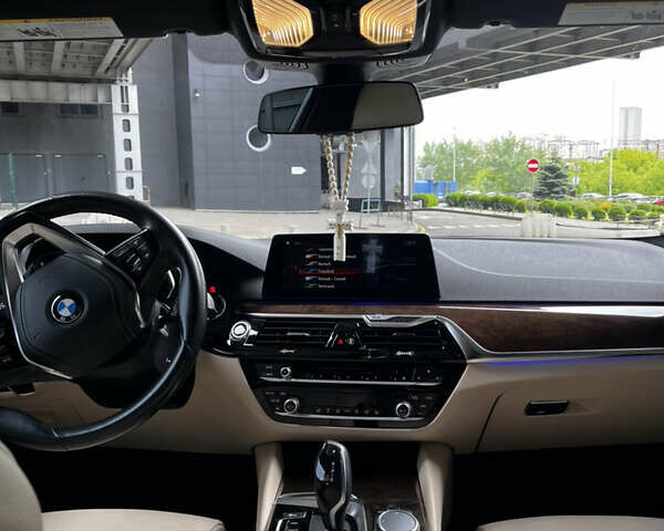 Белый БМВ 5 Серия, объемом двигателя 2 л и пробегом 87 тыс. км за 35900 $, фото 17 на Automoto.ua