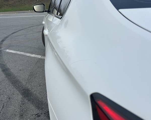 Белый БМВ 5 Серия, объемом двигателя 2 л и пробегом 155 тыс. км за 30499 $, фото 29 на Automoto.ua