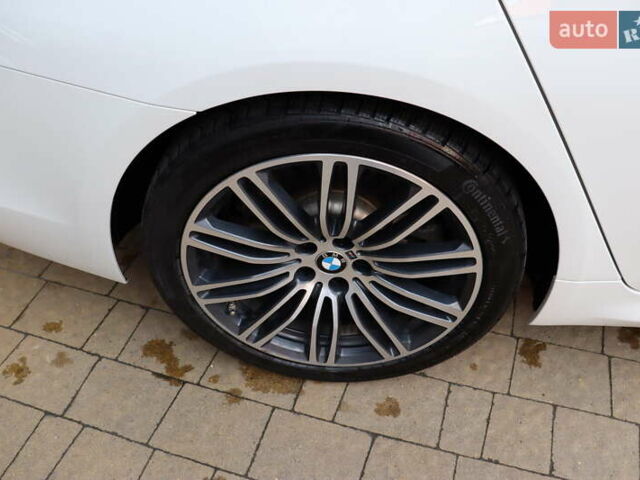 Белый БМВ 5 Серия, объемом двигателя 3 л и пробегом 106 тыс. км за 34900 $, фото 4 на Automoto.ua