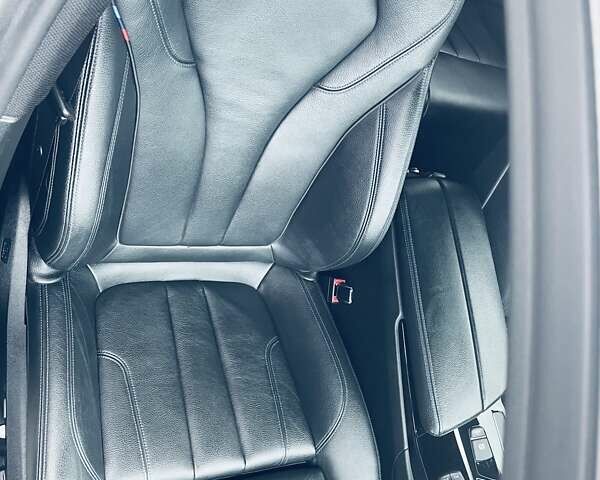 Білий БМВ 5 Серія, об'ємом двигуна 2.99 л та пробігом 121 тис. км за 40000 $, фото 37 на Automoto.ua