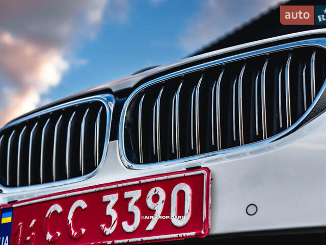 Белый БМВ 5 Серия, объемом двигателя 2 л и пробегом 175 тыс. км за 30000 $, фото 30 на Automoto.ua