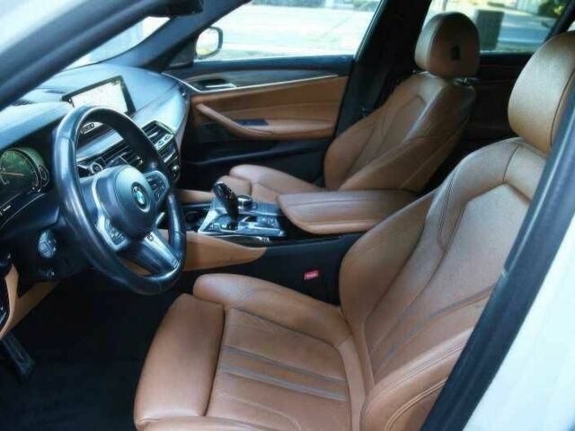 БМВ 5 Серия 2018 в Ровно на Automoto.ua Белый БМВ 5 Серия, объемом двигателя 3 л и пробегом 78 тыс. км за 21000 $, фото 9 на Automoto.ua