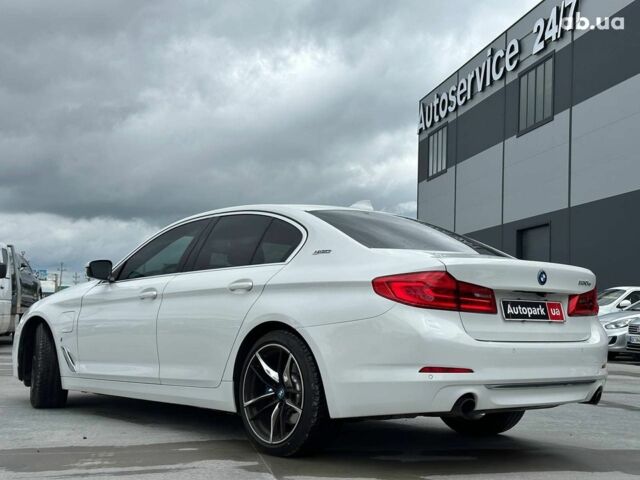 Белый БМВ 5 Серия, объемом двигателя 2 л и пробегом 117 тыс. км за 26690 $, фото 6 на Automoto.ua