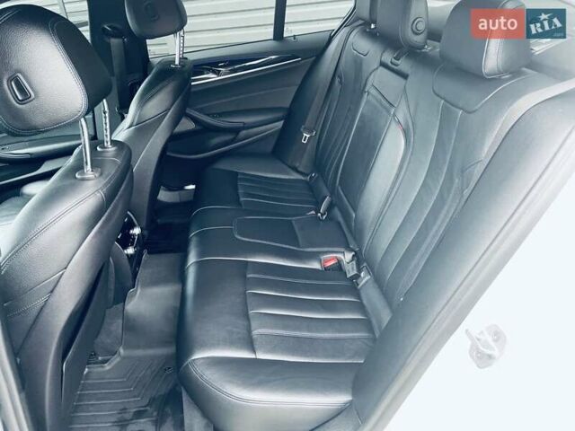 Білий БМВ 5 Серія, об'ємом двигуна 2.99 л та пробігом 121 тис. км за 40000 $, фото 41 на Automoto.ua