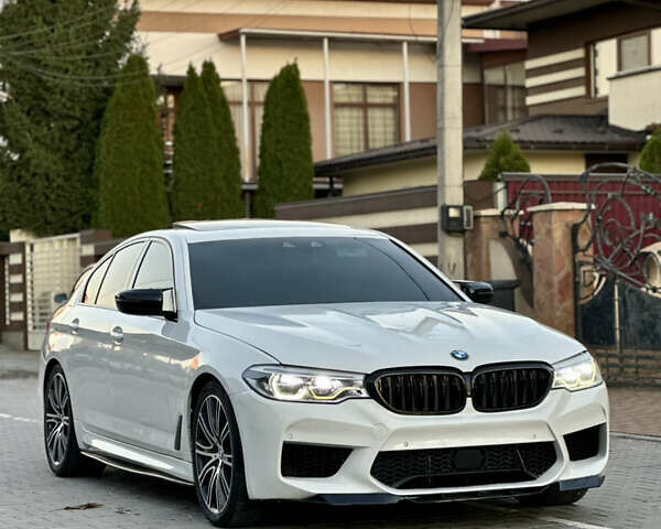 Белый БМВ 5 Серия, объемом двигателя 3 л и пробегом 204 тыс. км за 27500 $, фото 3 на Automoto.ua