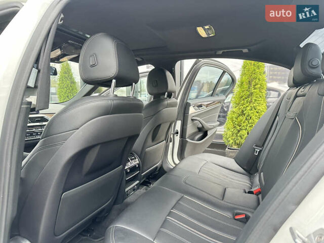 Белый БМВ 5 Серия, объемом двигателя 3 л и пробегом 99 тыс. км за 33500 $, фото 15 на Automoto.ua