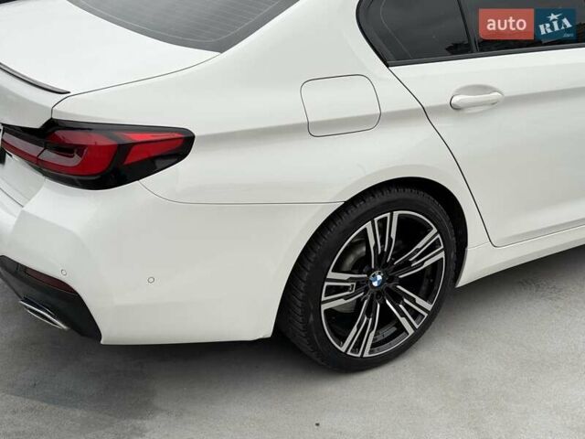 Белый БМВ 5 Серия, объемом двигателя 2 л и пробегом 229 тыс. км за 30000 $, фото 32 на Automoto.ua