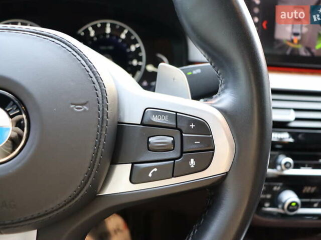 Белый БМВ 5 Серия, объемом двигателя 3 л и пробегом 106 тыс. км за 34900 $, фото 23 на Automoto.ua