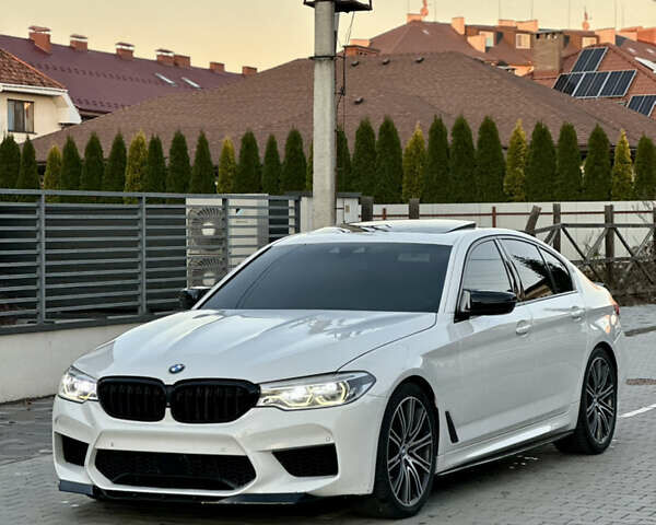 Белый БМВ 5 Серия, объемом двигателя 3 л и пробегом 204 тыс. км за 27500 $, фото 2 на Automoto.ua