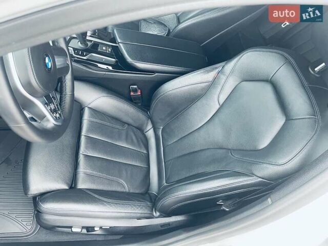 Білий БМВ 5 Серія, об'ємом двигуна 2.99 л та пробігом 121 тис. км за 40000 $, фото 36 на Automoto.ua