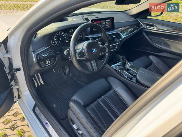 Белый БМВ 5 Серия, объемом двигателя 3 л и пробегом 128 тыс. км за 38000 $, фото 9 на Automoto.ua