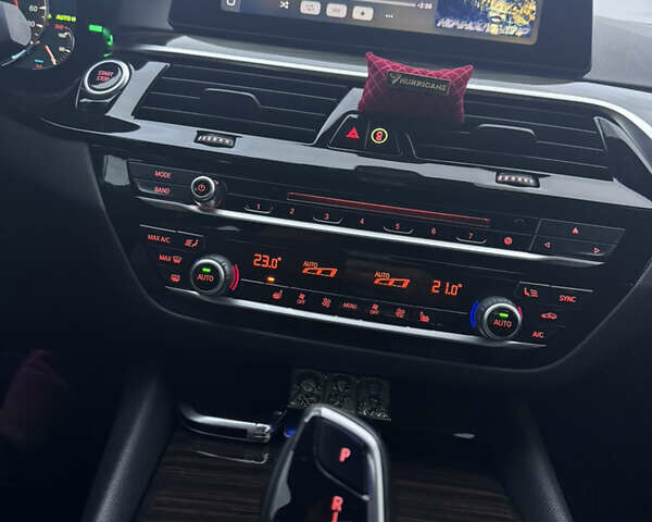 Белый БМВ 5 Серия, объемом двигателя 2 л и пробегом 86 тыс. км за 32000 $, фото 3 на Automoto.ua