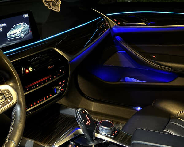 Білий БМВ 5 Серія, об'ємом двигуна 3 л та пробігом 73 тис. км за 37999 $, фото 20 на Automoto.ua