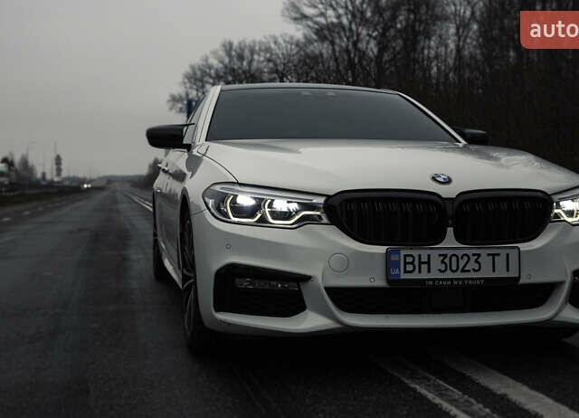 Белый БМВ 5 Серия, объемом двигателя 3 л и пробегом 101 тыс. км за 36500 $, фото 1 на Automoto.ua