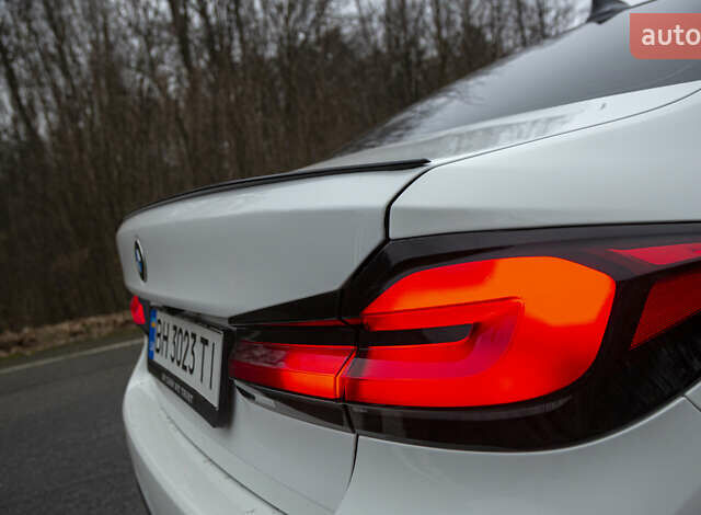 Белый БМВ 5 Серия, объемом двигателя 3 л и пробегом 101 тыс. км за 36500 $, фото 7 на Automoto.ua