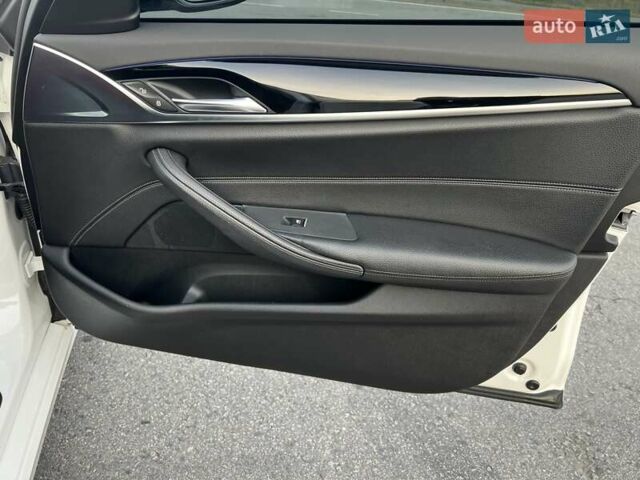 Белый БМВ 5 Серия, объемом двигателя 2 л и пробегом 155 тыс. км за 30499 $, фото 43 на Automoto.ua