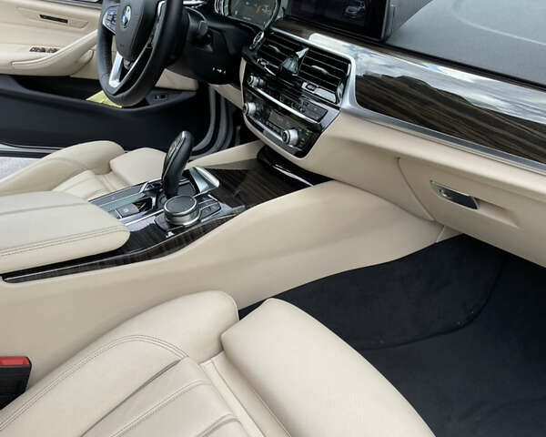 Білий БМВ 5 Серія, об'ємом двигуна 2 л та пробігом 115 тис. км за 28900 $, фото 9 на Automoto.ua