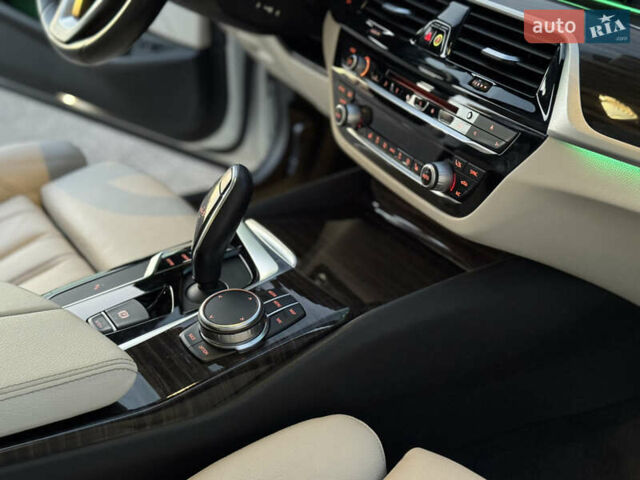 Белый БМВ 5 Серия, объемом двигателя 2 л и пробегом 70 тыс. км за 28888 $, фото 74 на Automoto.ua