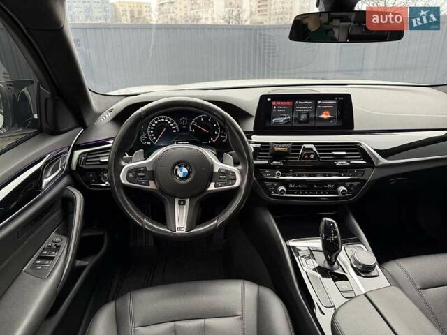 Белый БМВ 5 Серия, объемом двигателя 2 л и пробегом 229 тыс. км за 30000 $, фото 63 на Automoto.ua