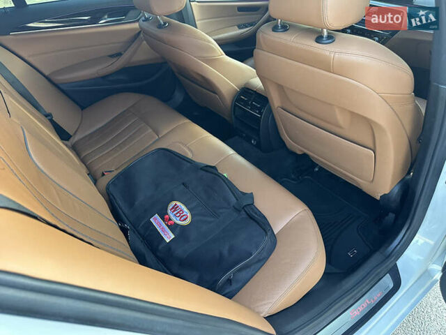 Белый БМВ 5 Серия, объемом двигателя 2 л и пробегом 108 тыс. км за 29500 $, фото 24 на Automoto.ua