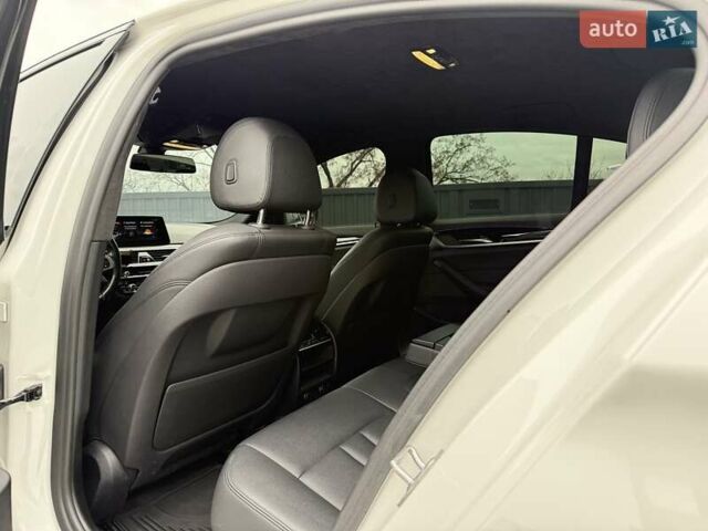 Белый БМВ 5 Серия, объемом двигателя 2 л и пробегом 229 тыс. км за 30000 $, фото 60 на Automoto.ua