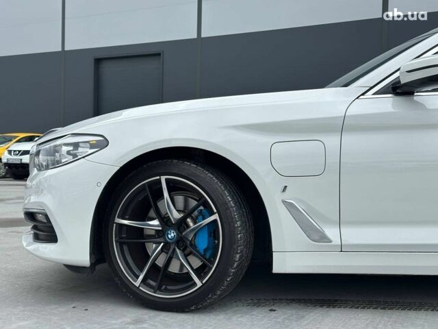 Белый БМВ 5 Серия, объемом двигателя 2 л и пробегом 117 тыс. км за 26690 $, фото 3 на Automoto.ua