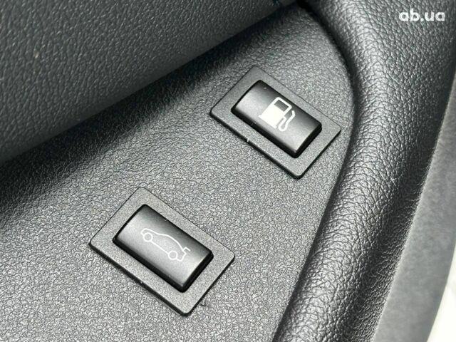 Белый БМВ 5 Серия, объемом двигателя 2 л и пробегом 117 тыс. км за 26690 $, фото 20 на Automoto.ua