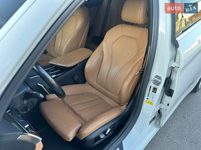 Белый БМВ 5 Серия, объемом двигателя 2 л и пробегом 108 тыс. км за 29500 $, фото 12 на Automoto.ua