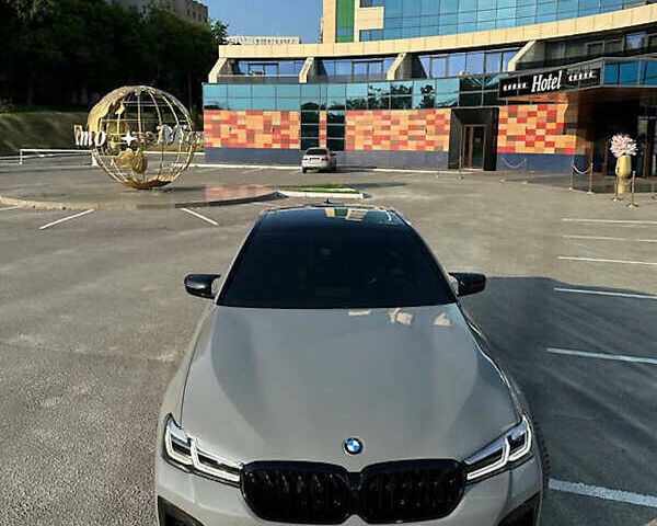 Белый БМВ 5 Серия, объемом двигателя 3 л и пробегом 78 тыс. км за 45999 $, фото 1 на Automoto.ua