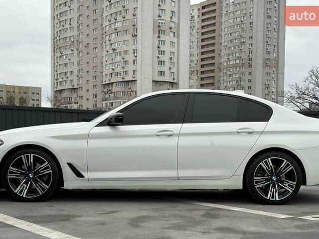 Белый БМВ 5 Серия, объемом двигателя 2 л и пробегом 229 тыс. км за 30000 $, фото 11 на Automoto.ua
