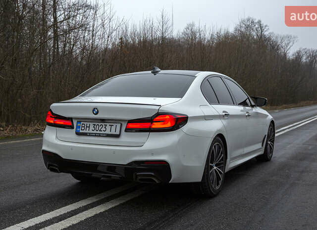 Белый БМВ 5 Серия, объемом двигателя 3 л и пробегом 101 тыс. км за 36500 $, фото 6 на Automoto.ua