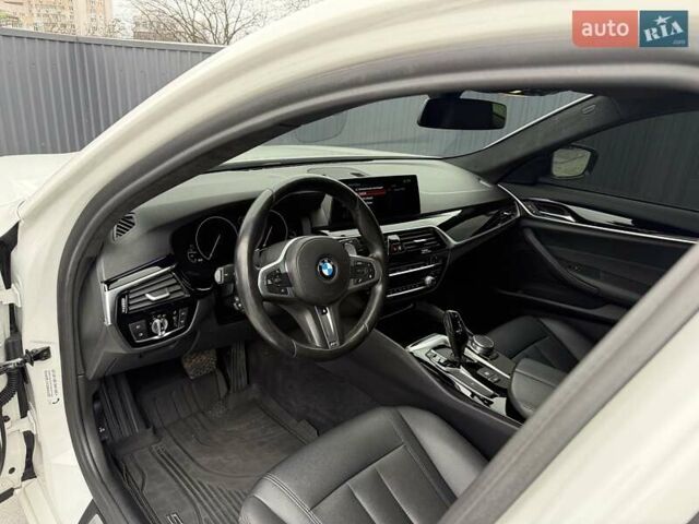 Белый БМВ 5 Серия, объемом двигателя 2 л и пробегом 229 тыс. км за 30000 $, фото 39 на Automoto.ua