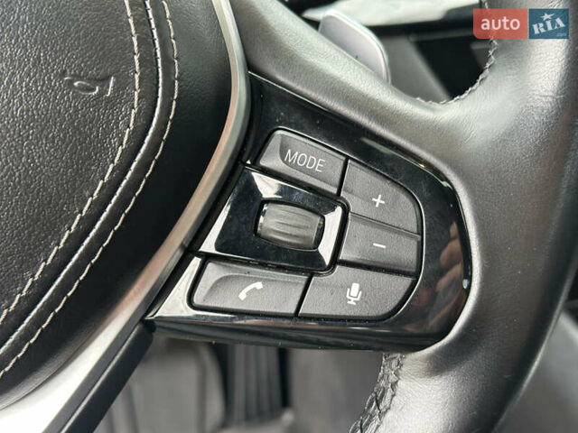 Белый БМВ 5 Серия, объемом двигателя 3 л и пробегом 99 тыс. км за 33500 $, фото 30 на Automoto.ua