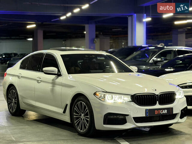 Белый БМВ 5 Серия, объемом двигателя 2 л и пробегом 93 тыс. км за 27700 $, фото 1 на Automoto.ua