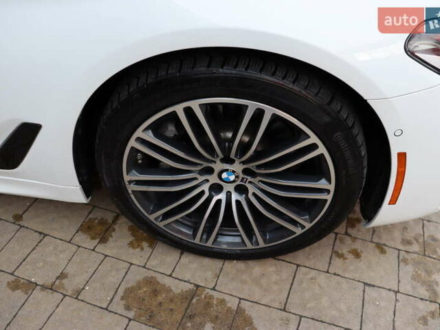 Белый БМВ 5 Серия, объемом двигателя 3 л и пробегом 106 тыс. км за 34900 $, фото 3 на Automoto.ua