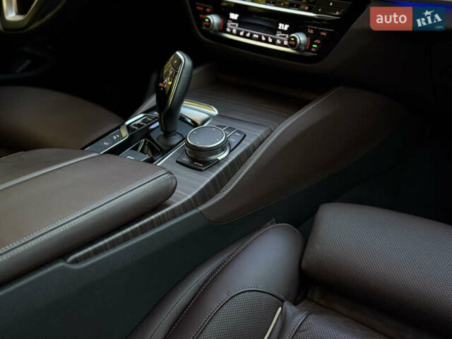 Белый БМВ 5 Серия, объемом двигателя 2 л и пробегом 155 тыс. км за 33000 $, фото 13 на Automoto.ua