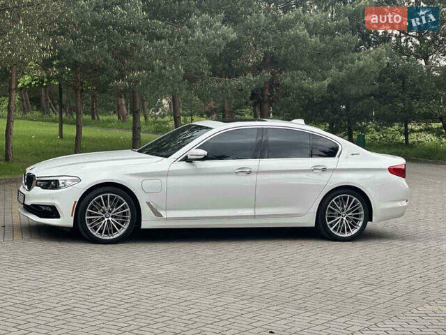 Белый БМВ 5 Серия, объемом двигателя 2 л и пробегом 65 тыс. км за 32500 $, фото 3 на Automoto.ua