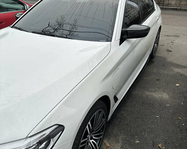 Білий БМВ 5 Серія, об'ємом двигуна 2 л та пробігом 148 тис. км за 25000 $, фото 3 на Automoto.ua