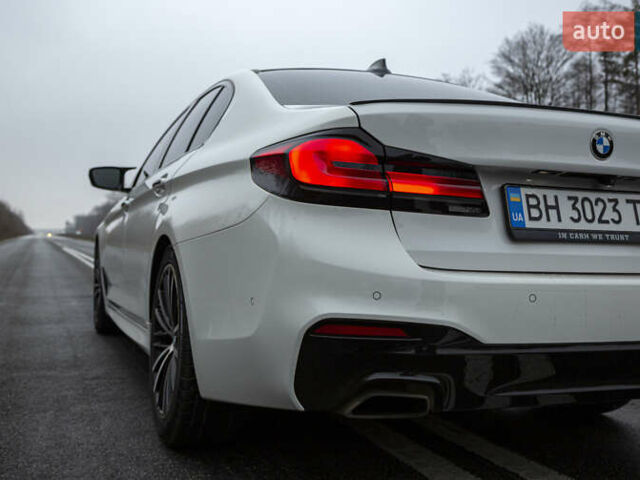 Белый БМВ 5 Серия, объемом двигателя 3 л и пробегом 101 тыс. км за 36500 $, фото 9 на Automoto.ua