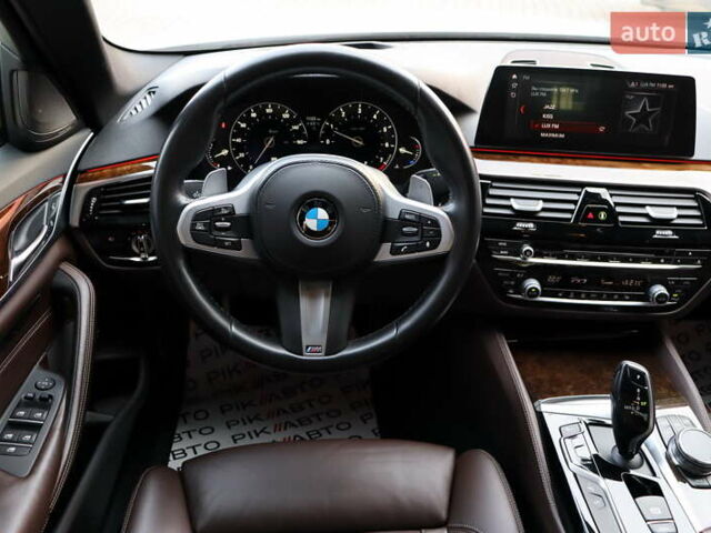 Белый БМВ 5 Серия, объемом двигателя 3 л и пробегом 106 тыс. км за 34900 $, фото 41 на Automoto.ua